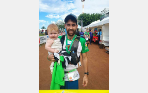 Jean Nouaux en a terminé avec la Mascareignes et heureux de retrouver son bout d'chou, bravo Jean  !